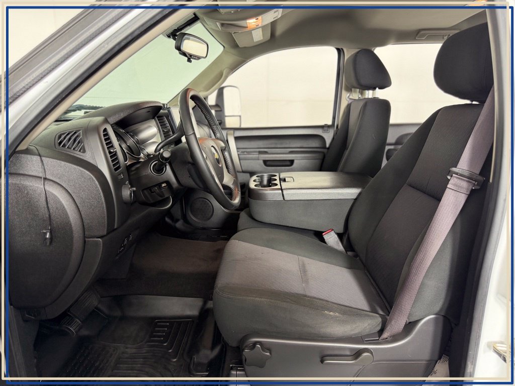 Used 2013 Chevrolet Silverado 2500 LT AWD/4WD image 27