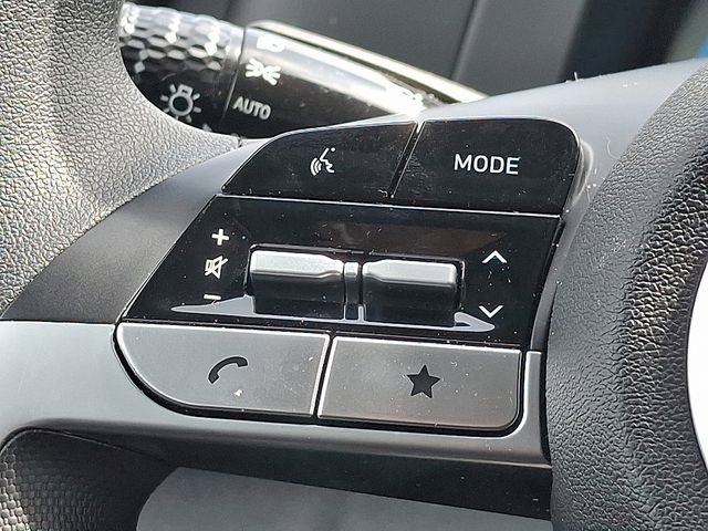 Certified 2026 Hyundai Elantra SE FWD image 20