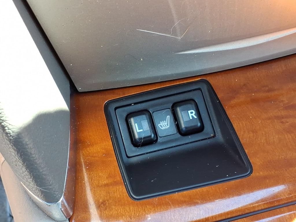 Used 2011 Toyota Camry XLE w/ SE/XLE Extra-Value Pkg FWD image 21