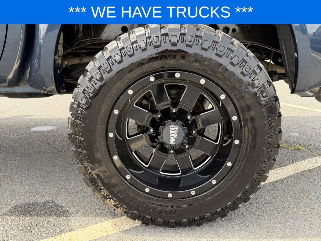 Used 2020 Nissan Frontier SV image 11