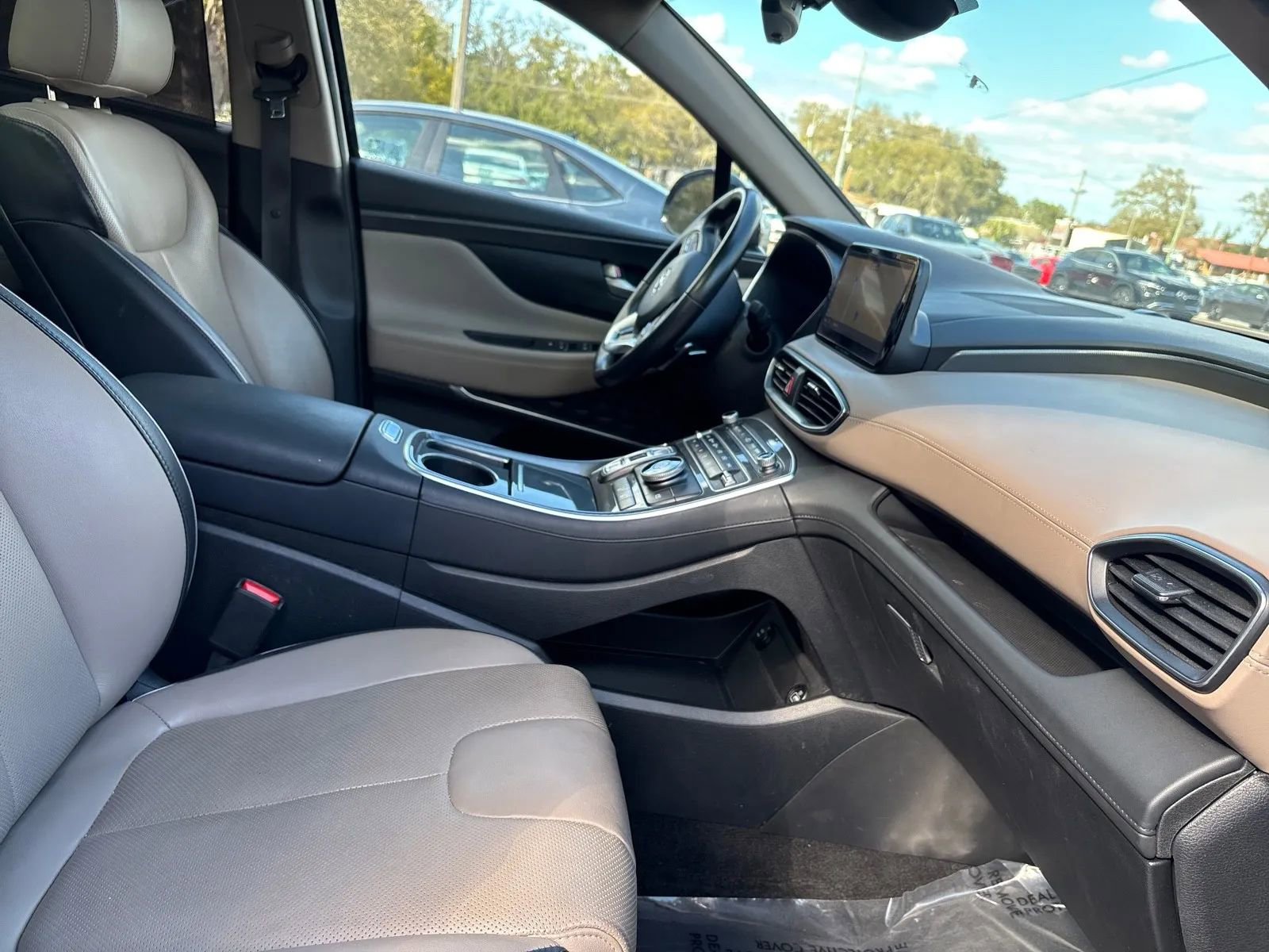 Used 2022 Hyundai Santa Fe SEL w/ Convenience + Premium Package FWD image 14