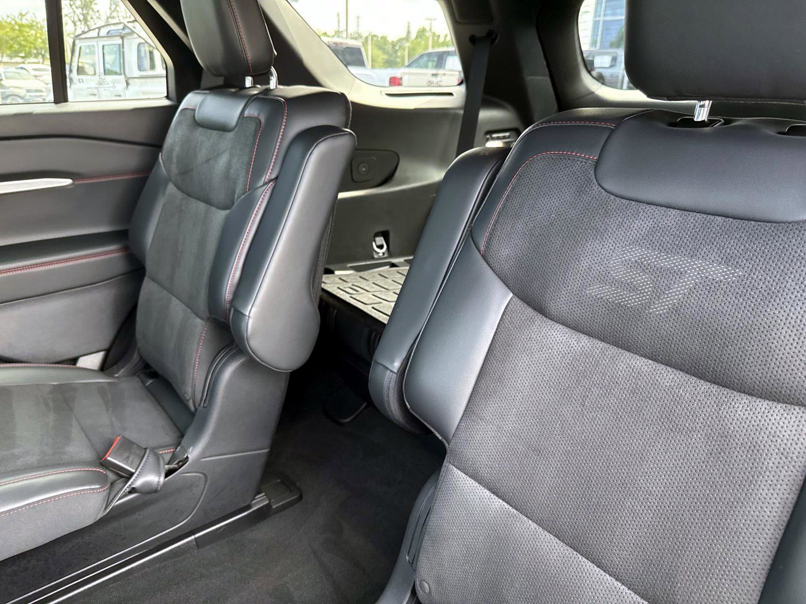 Used 2025 Ford Explorer ST w/ Sun And Sound Package AWD/4WD image 13