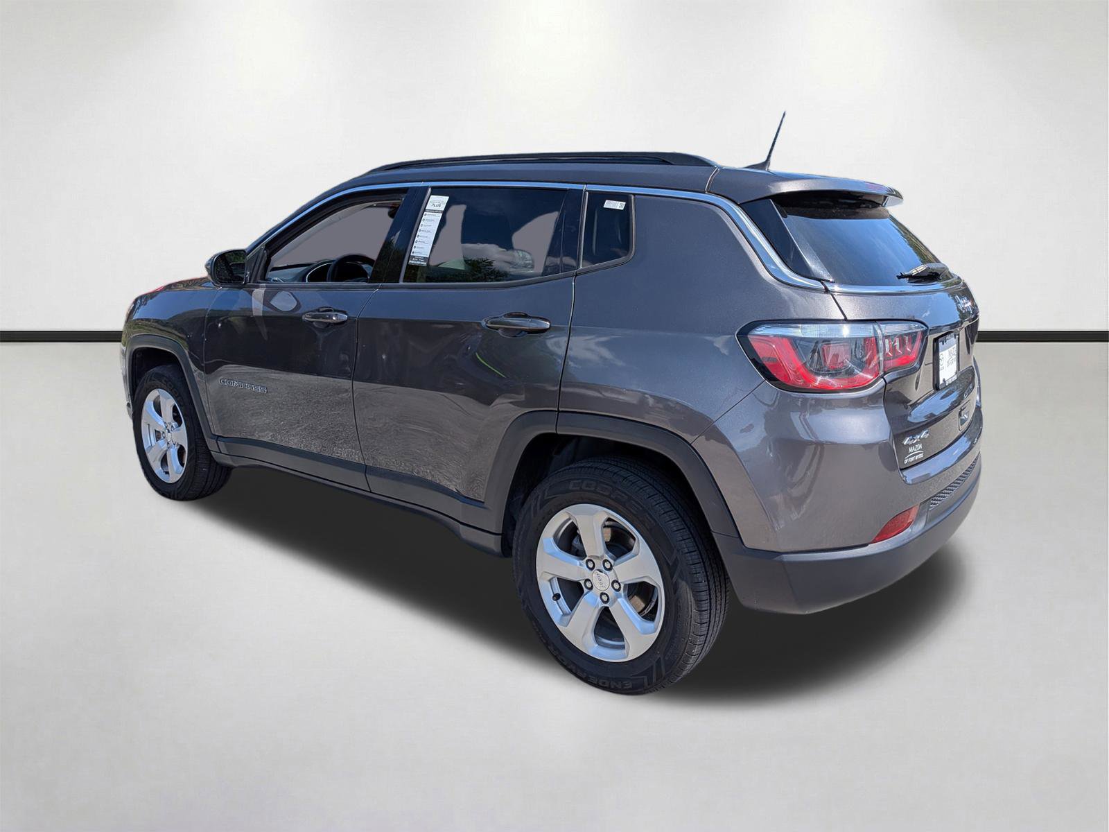 Used 2019 Jeep Compass Latitude image 6