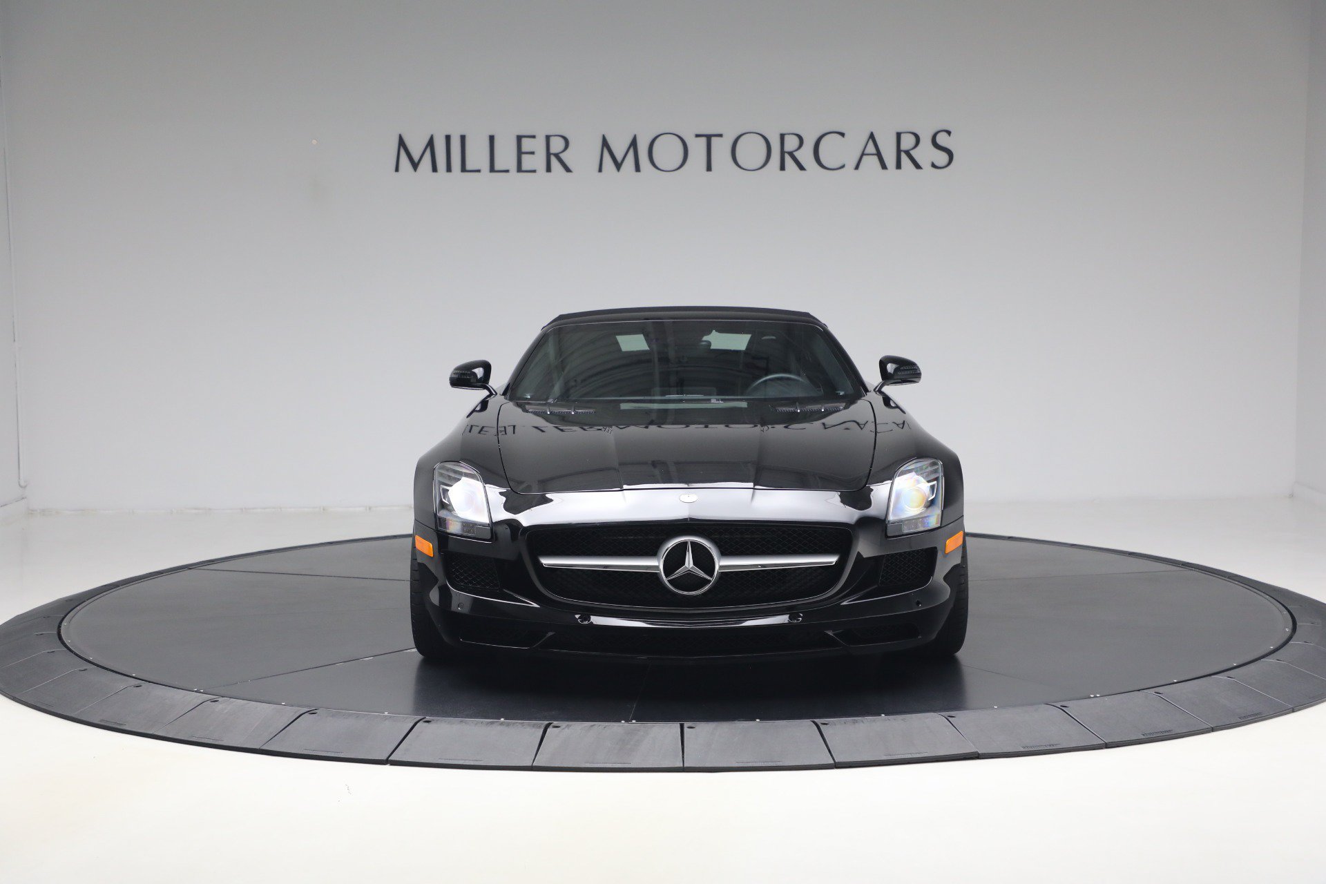 Used 2012 Mercedes-Benz SLS AMG Roadster image 32
