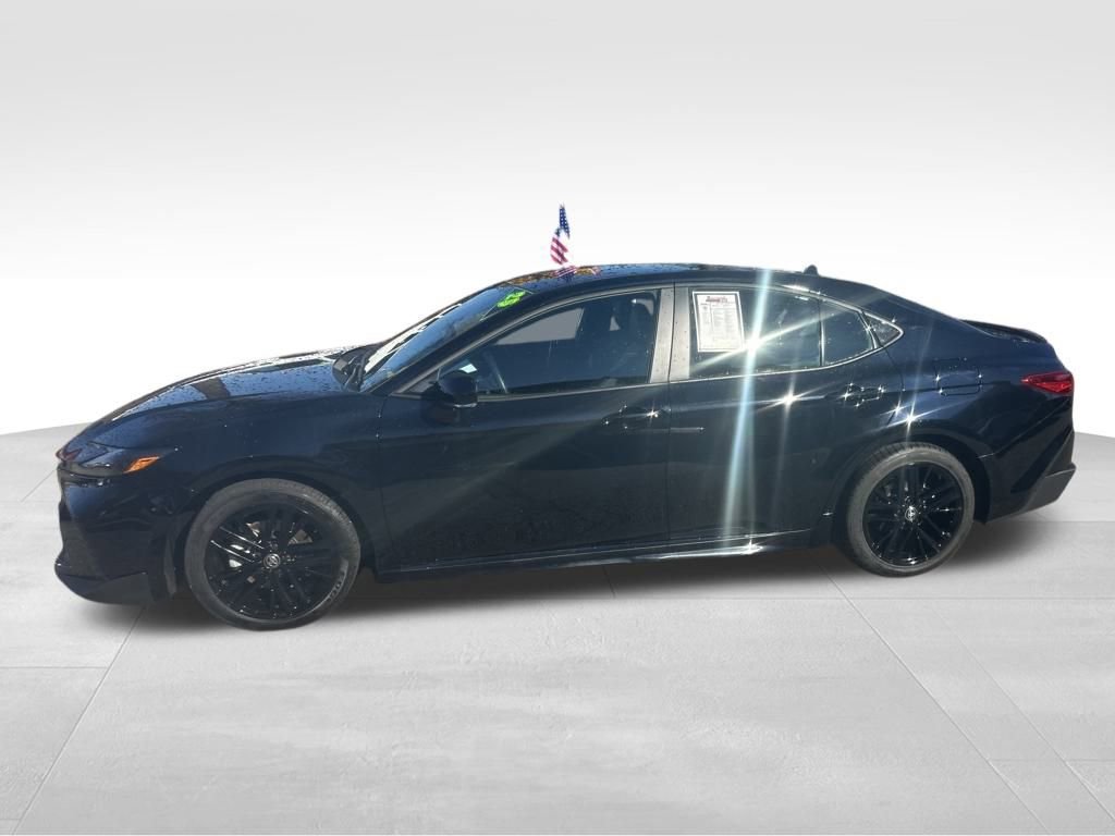 Used 2025 Toyota Camry SE image 11