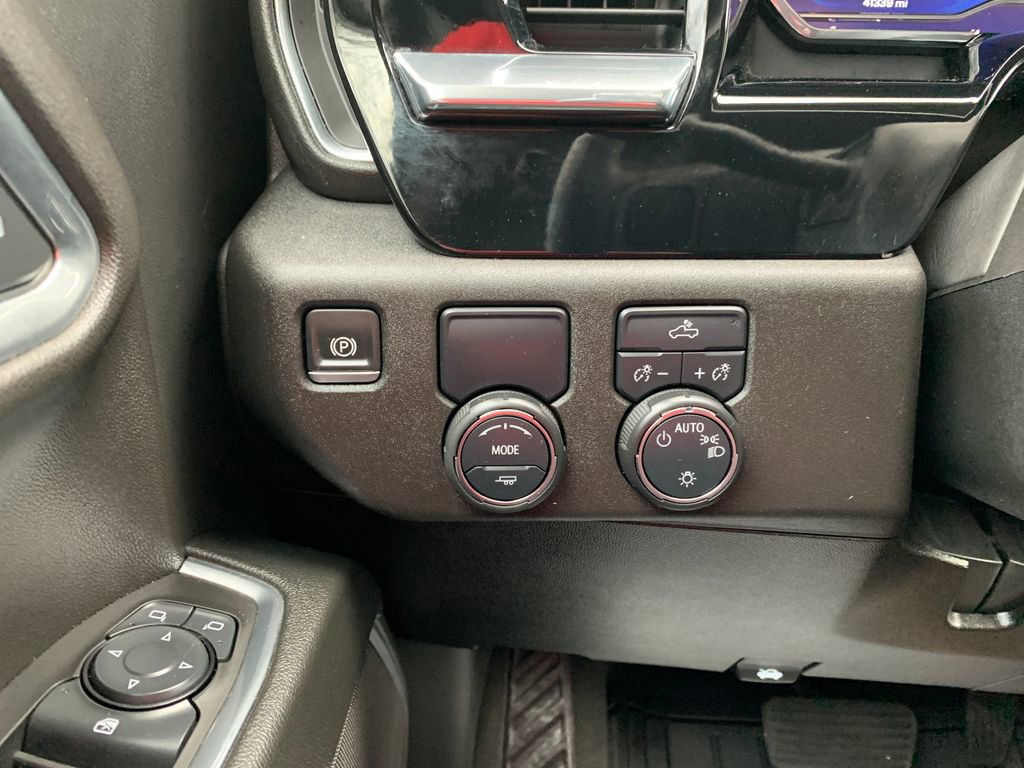 Used 2025 Chevrolet Silverado 1500 LT RWD image 19