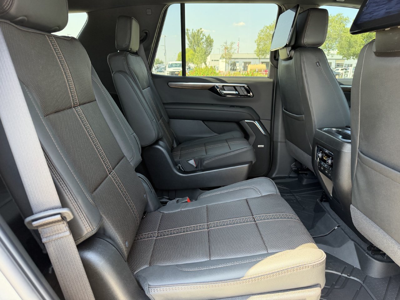 New 2026 Chevrolet Tahoe High Country AWD/4WD image 27