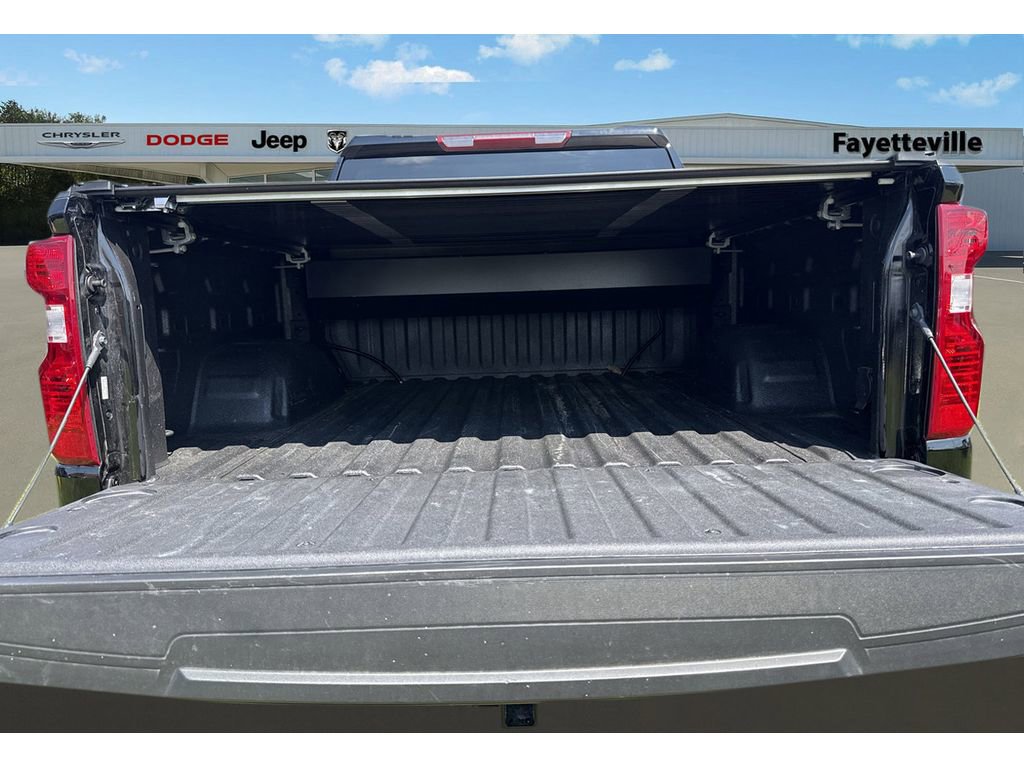 Used 2025 Chevrolet Silverado 1500 Custom image 9