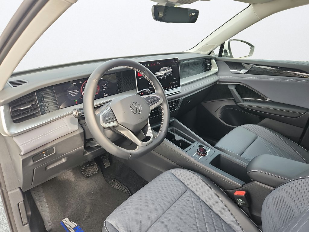Certified 2026 Volkswagen Tiguan SE AWD/4WD image 10