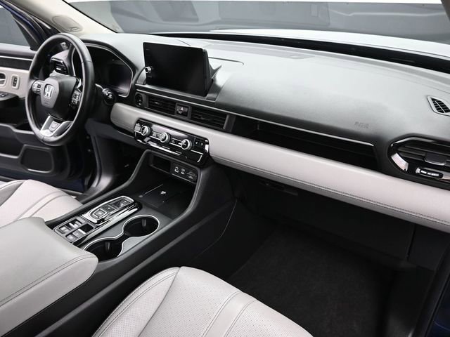 Used 2025 Honda Pilot Elite image 45