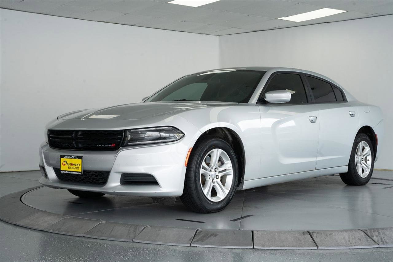 Used 2022 Dodge Charger SXT RWD image 3