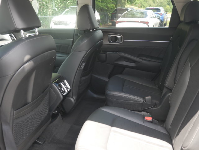 Used 2025 Kia Sorento SX FWD image 40