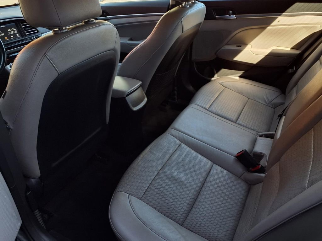 Used 2019 Hyundai Elantra Limited image 18