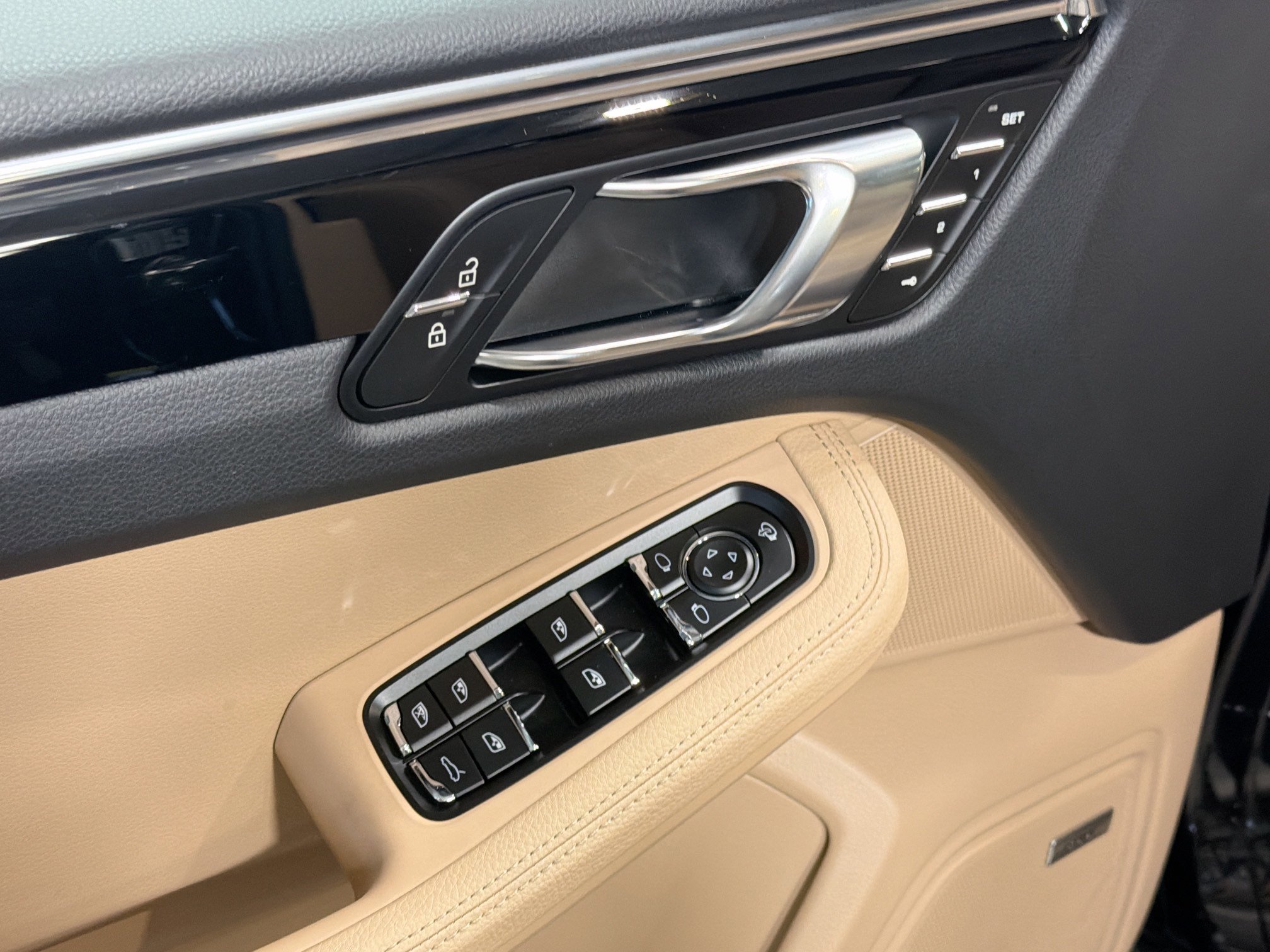 Certified 2026 Porsche Macan image 23