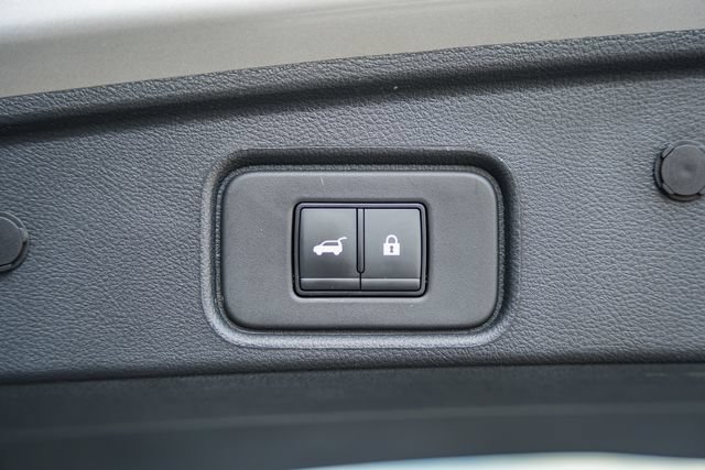 Used 2025 Nissan Pathfinder SV AWD/4WD image 14