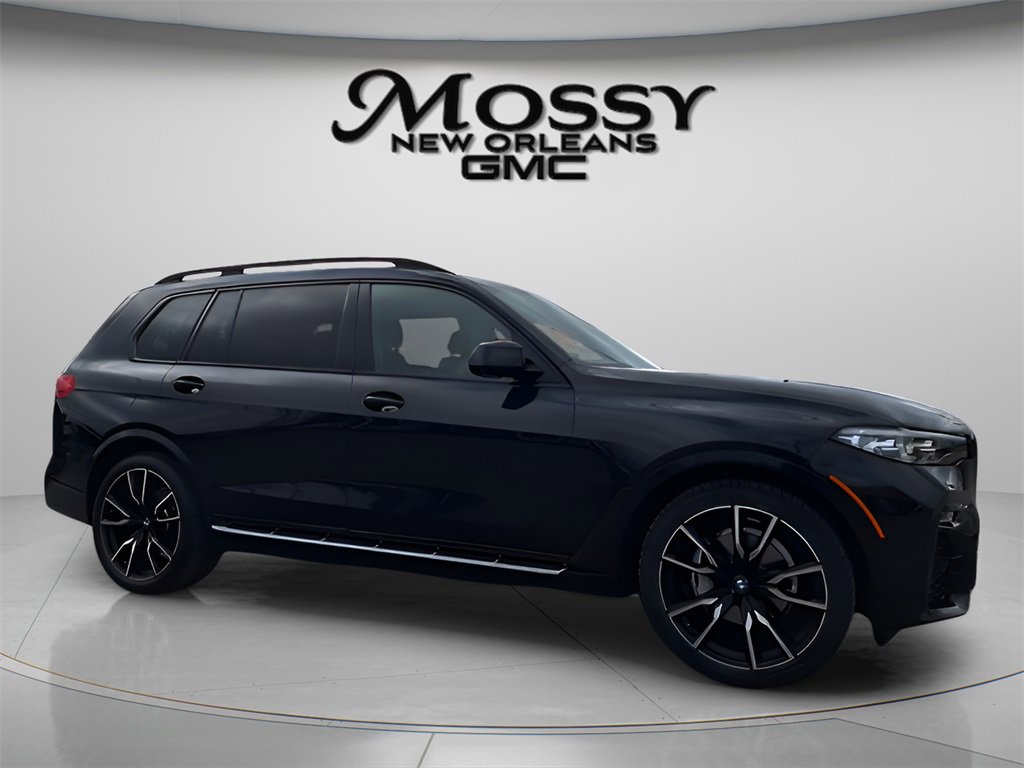 Used 2021 BMW X7 xDrive40i w/ M Sport Package image 3