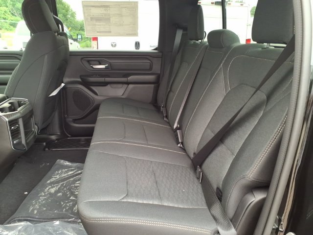 New 2026 RAM 1500 Express AWD/4WD image 15
