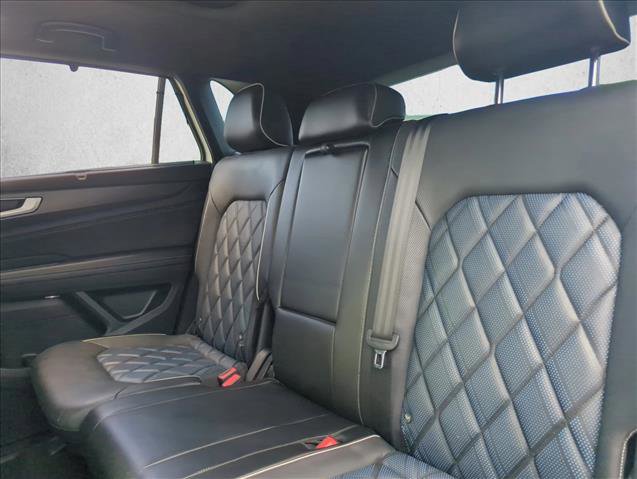 Used 2024 Volkswagen Atlas Cross Sport SEL Premium R-Line image 22