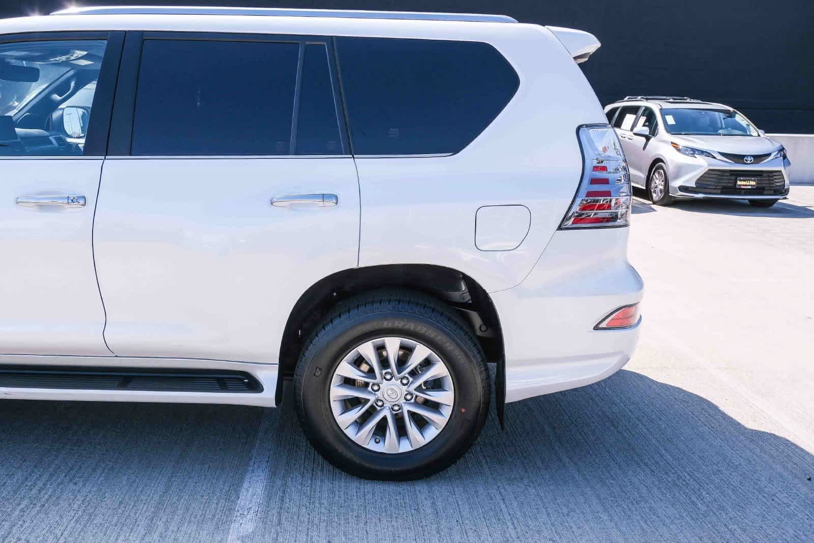 Used 2023 Lexus GX 460 Premium w/ Premium Plus Package AWD/4WD image 8