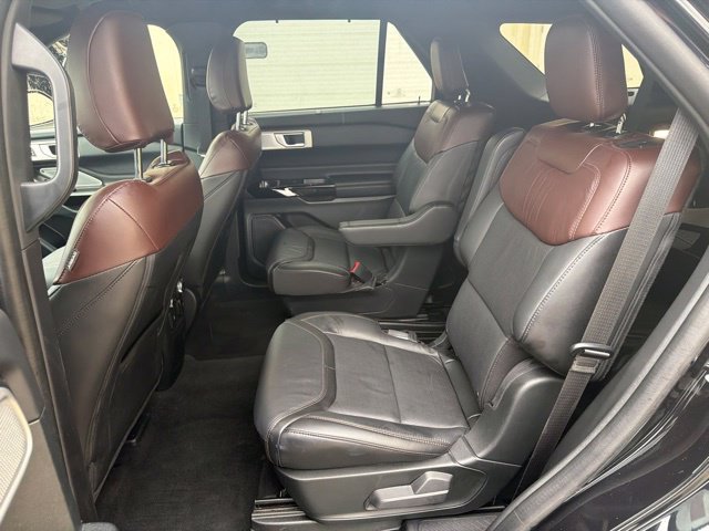 Used 2022 Ford Explorer Platinum w/ Equipment Group 601A AWD/4WD image 17