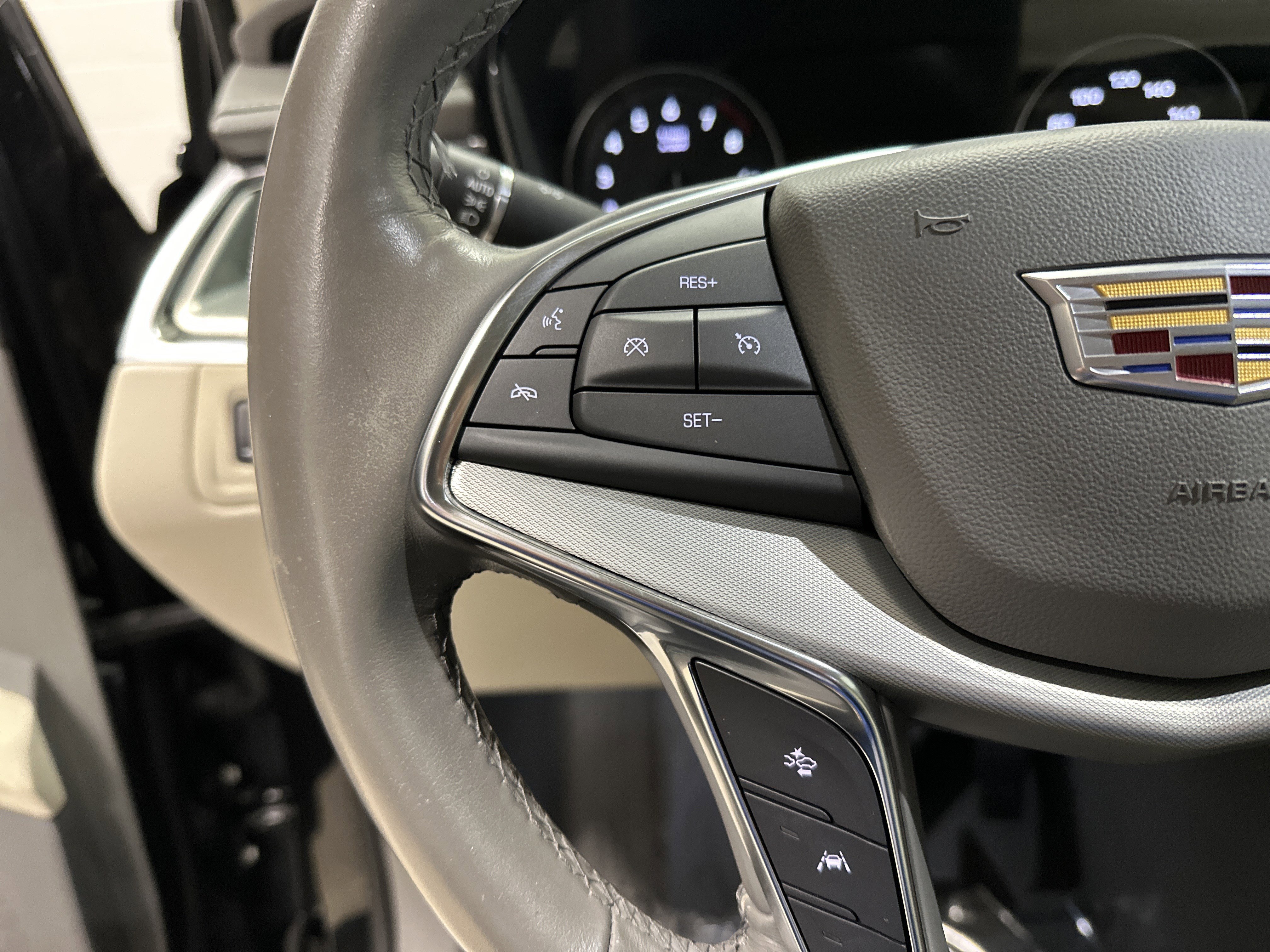 Used 2022 Cadillac XT5 Premium Luxury w/ Technology Package image 19