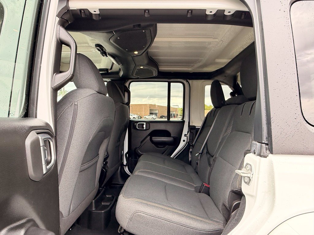 Used 2024 Jeep Wrangler Unlimited w/ Convenience Group AWD/4WD image 18