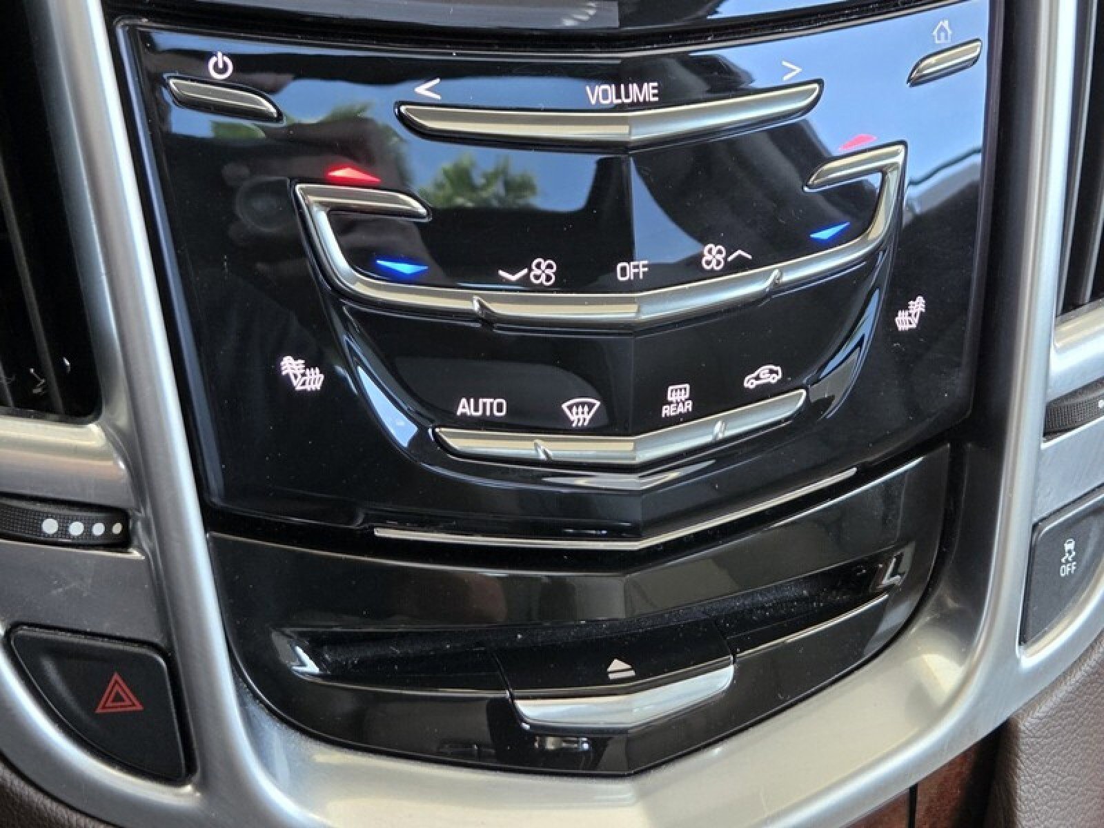 Used 2015 Cadillac SRX Luxury w/ Driver Awareness Package FWD image 31