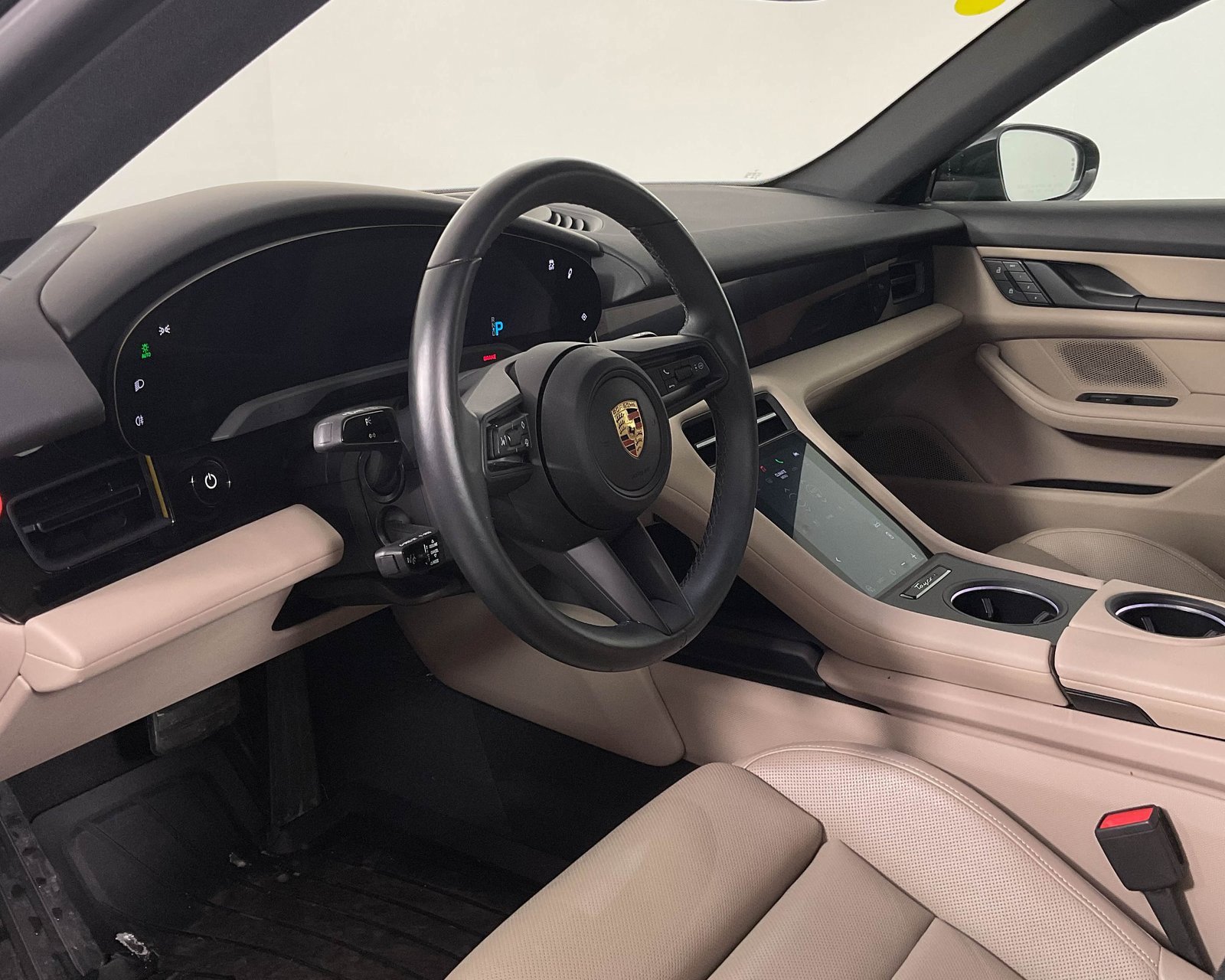 Certified 2024 Porsche Taycan image 4