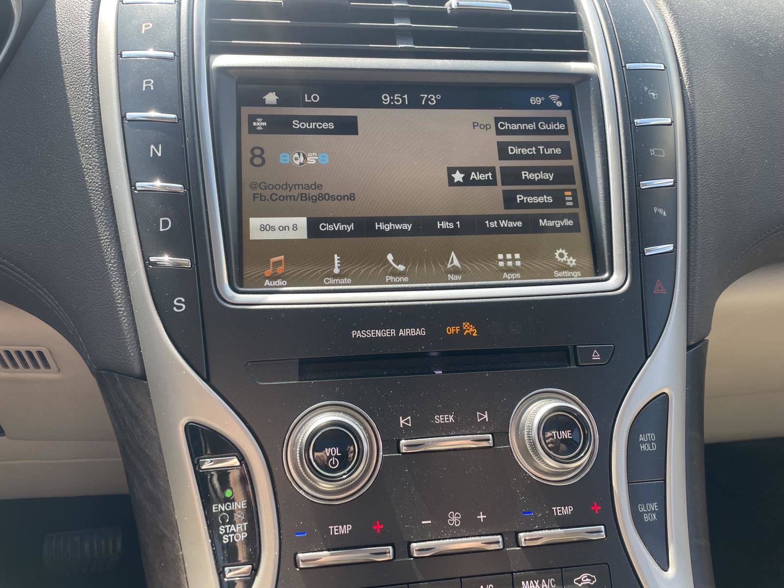 Used 2017 Lincoln MKX Reserve w/ Driver Assistance Package FWD image 9