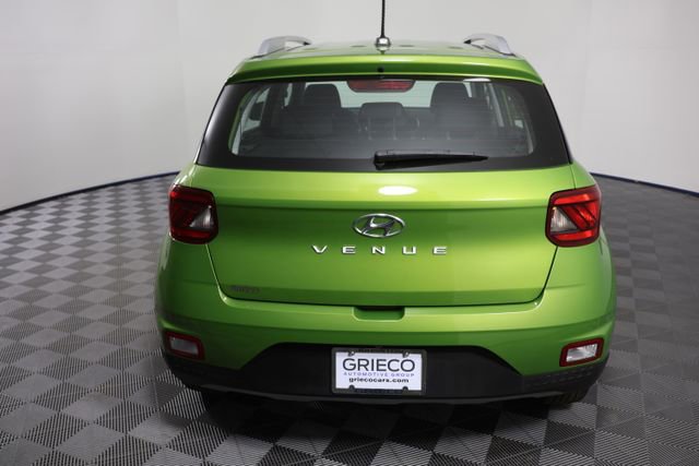 Used 2023 Hyundai Venue SEL w/ Cargo Package image 7