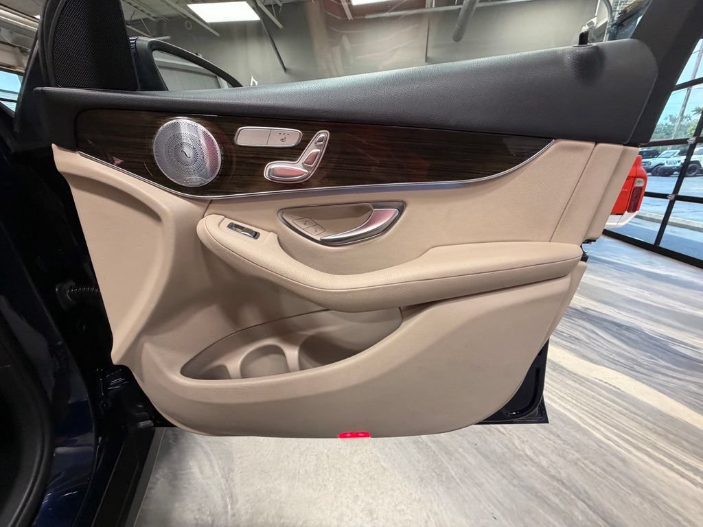Used 2017 Mercedes-Benz GLC 300 4MATIC Coupe image 41