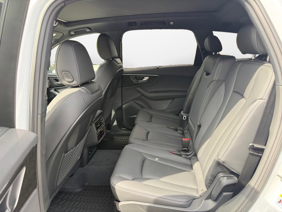 New 2026 Audi Q7 3.0T Premium Plus AWD/4WD image 13