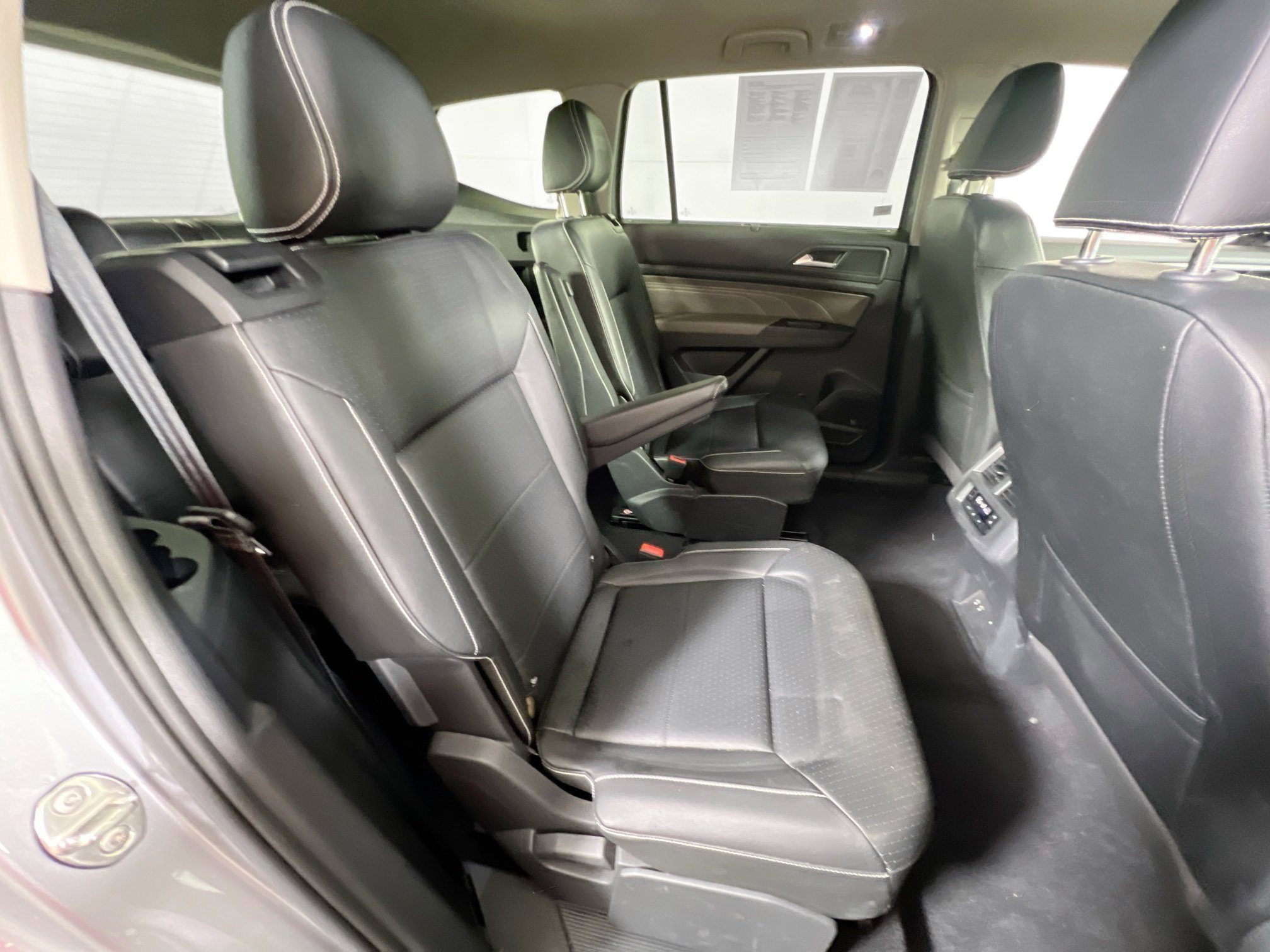 Used 2023 Volkswagen Atlas SEL R-Line image 29