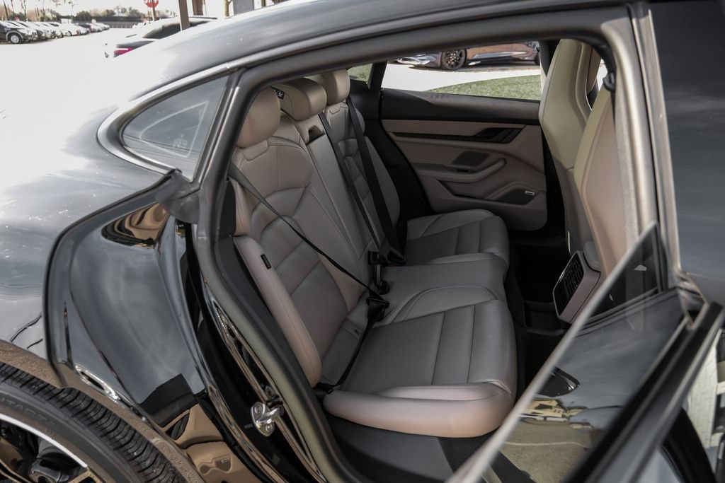 Used 2022 Porsche Taycan image 35