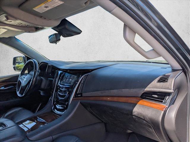 Used 2019 Cadillac Escalade Luxury AWD/4WD image 18