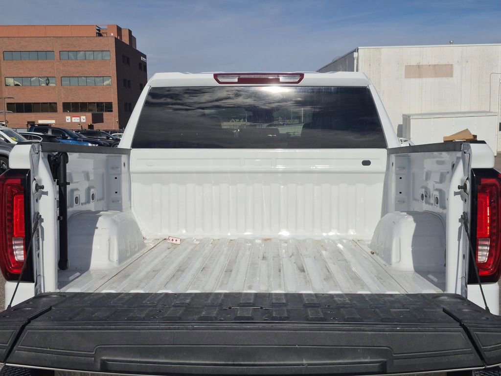 Used 2025 GMC Sierra 1500 SLT image 13