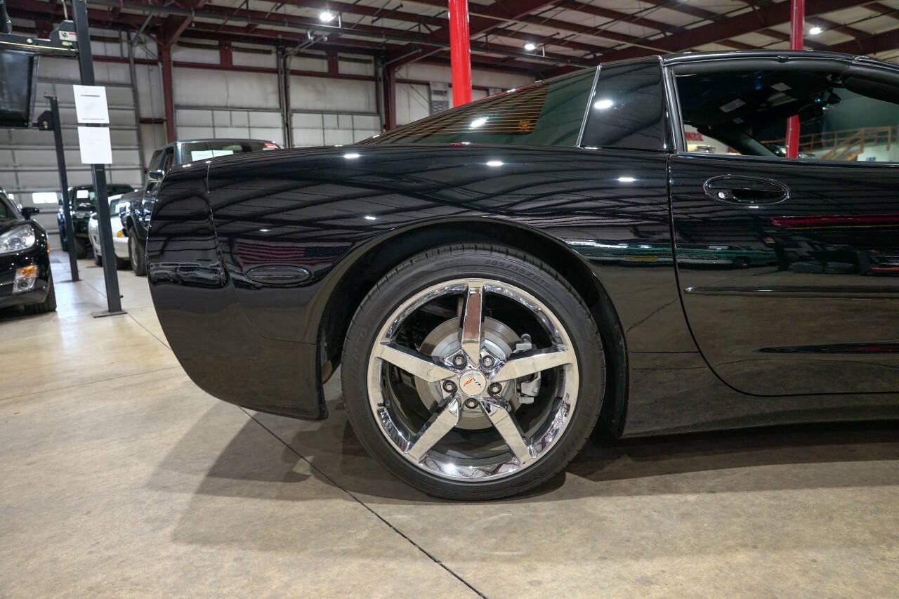 Used 1998 Chevrolet Corvette Coupe w/ Memory Pkg RWD image 9