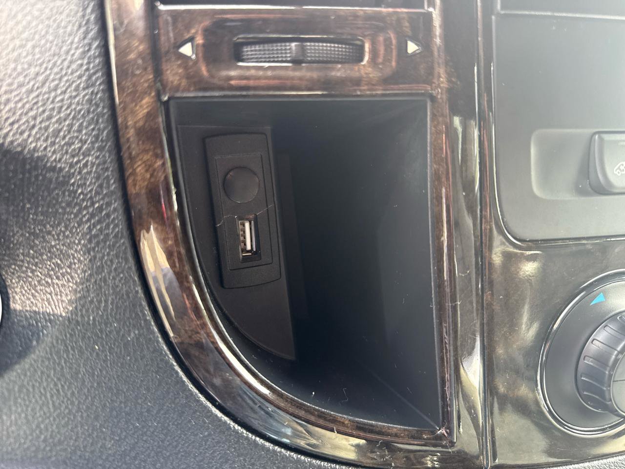 Used 2016 Mercedes-Benz Metris Passenger image 24