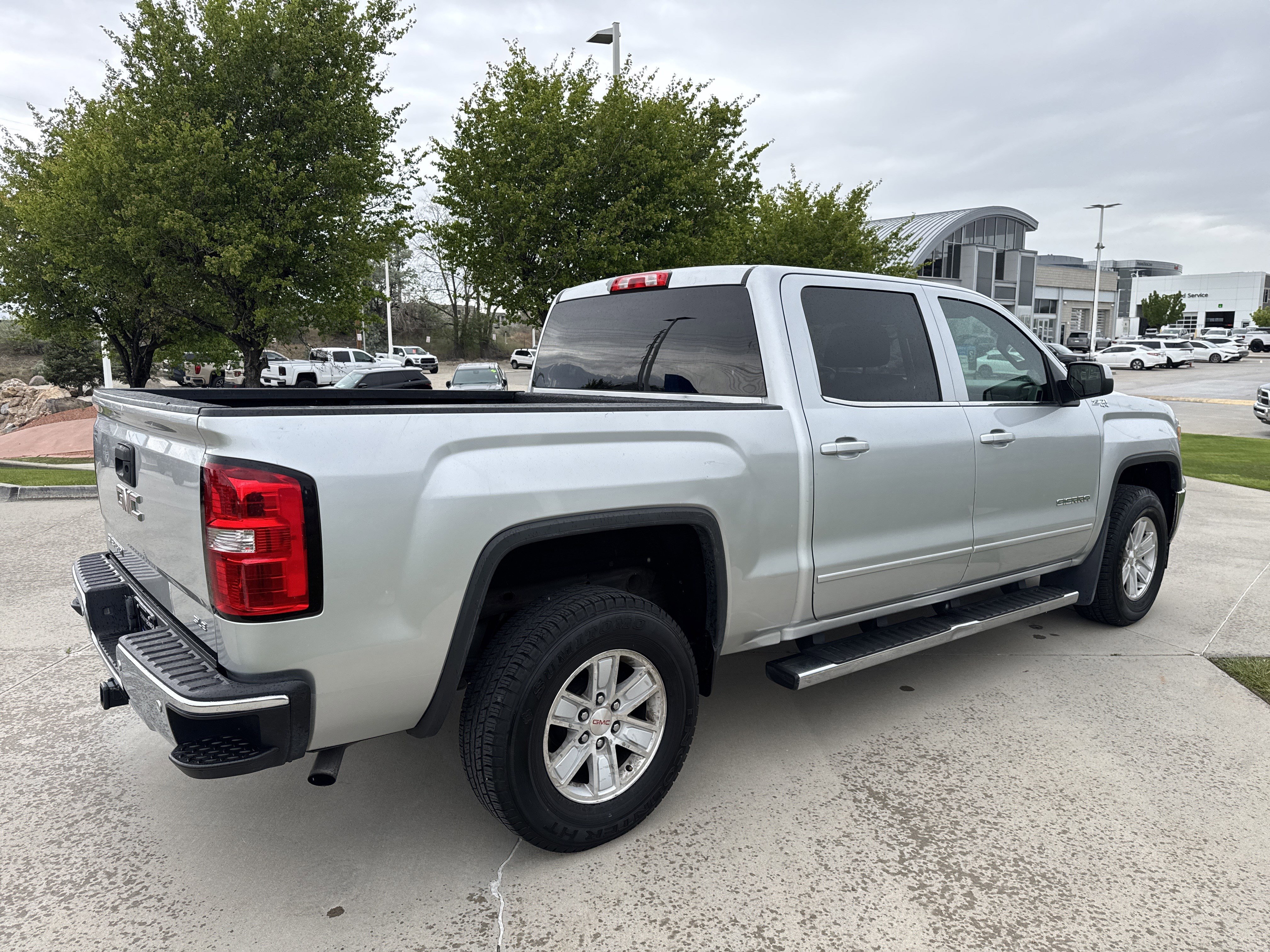 Used 2014 GMC Sierra 1500 SLE w/ SLE Value Package AWD/4WD image 5