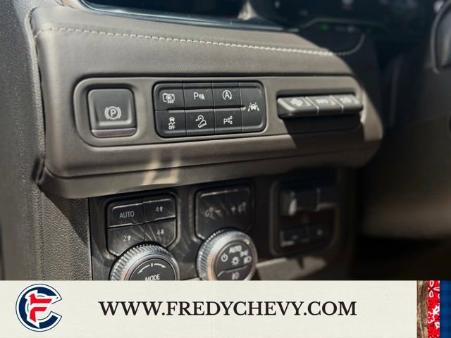 Used 2024 GMC Yukon Denali Ultimate AWD/4WD image 21