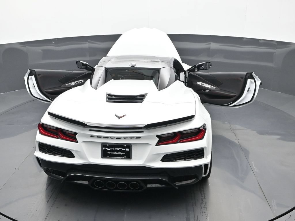 Used 2025 Chevrolet Corvette Z06 RWD image 22