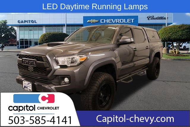 Used 2018 Toyota Tacoma TRD Sport AWD/4WD image 7