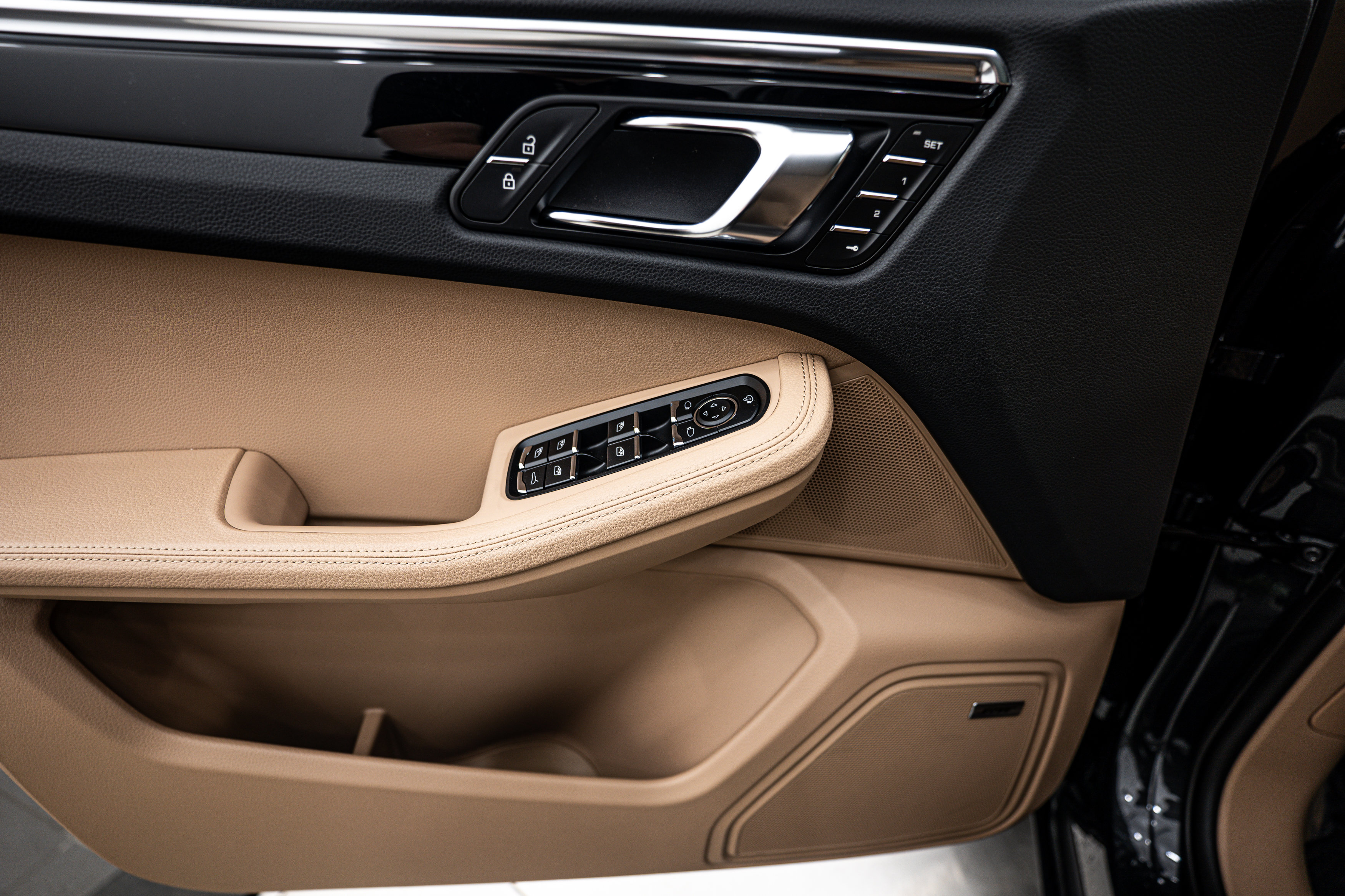 New 2025 Porsche Macan image 16