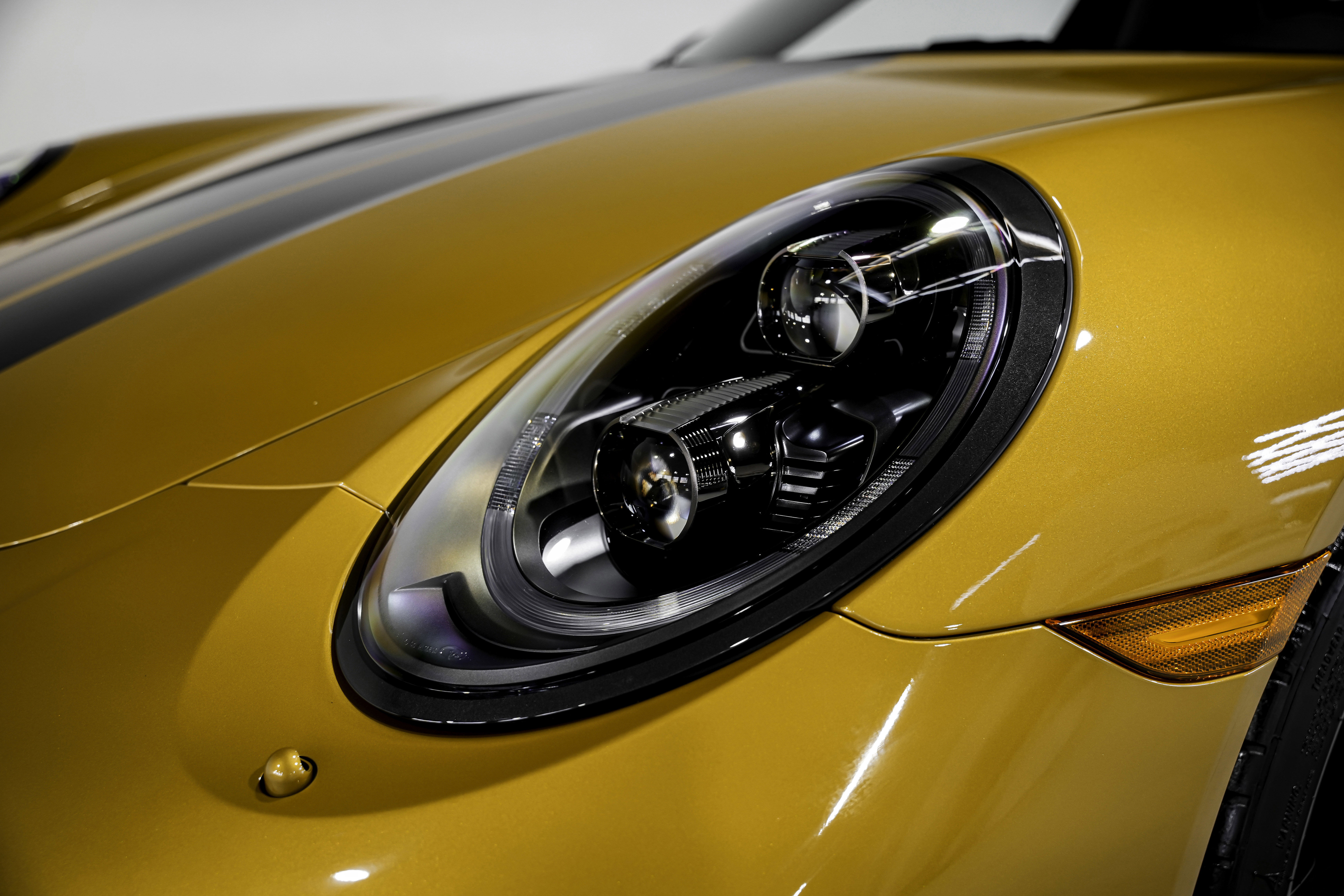 Used 2018 Porsche 911 Turbo S image 42