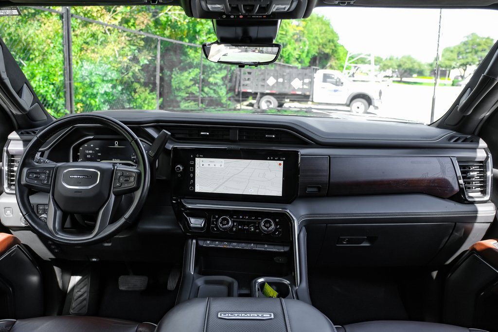 Used 2024 GMC Sierra 3500 Denali Ultimate image 17