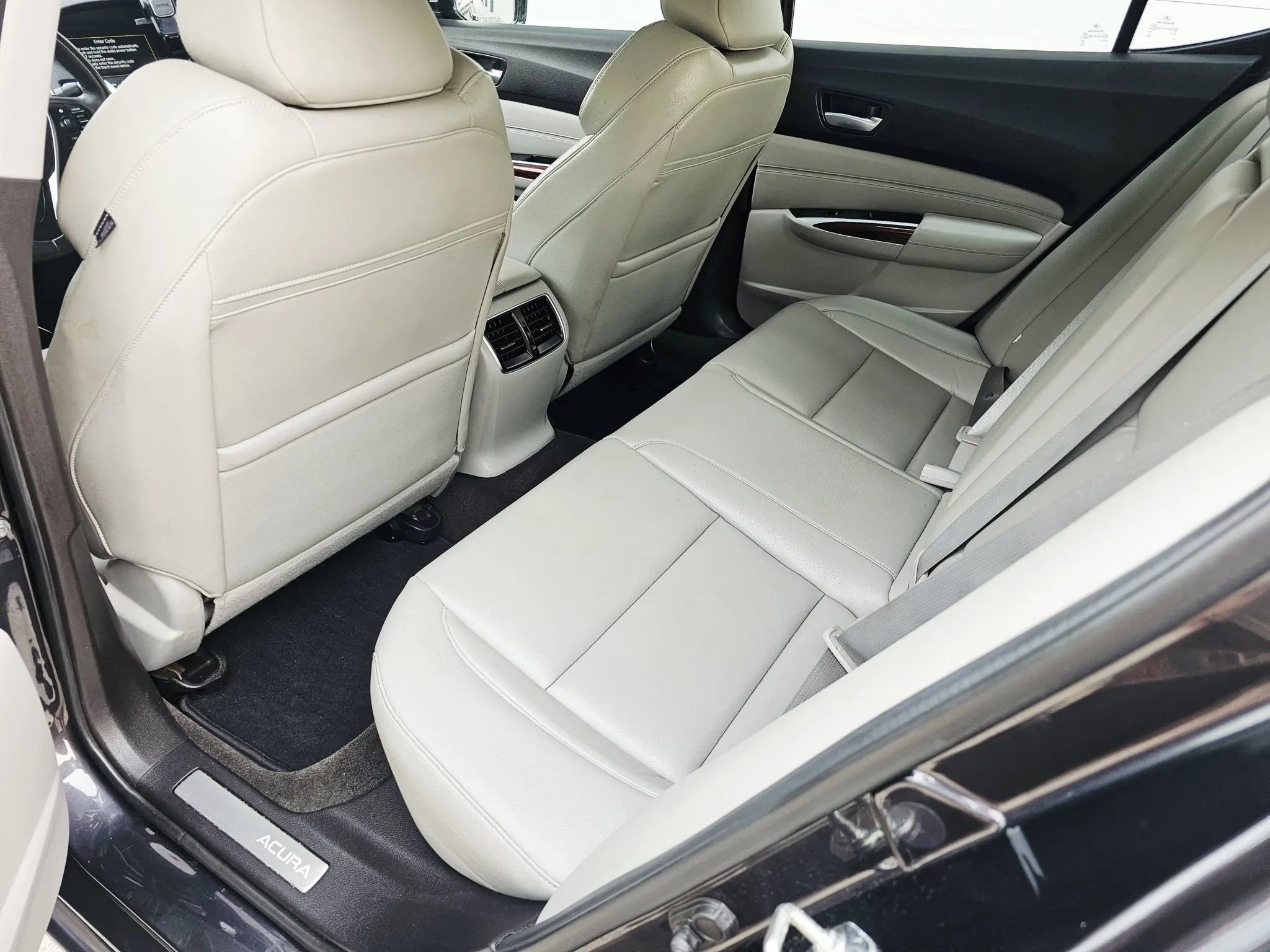 Used 2015 Acura TLX V6 image 10