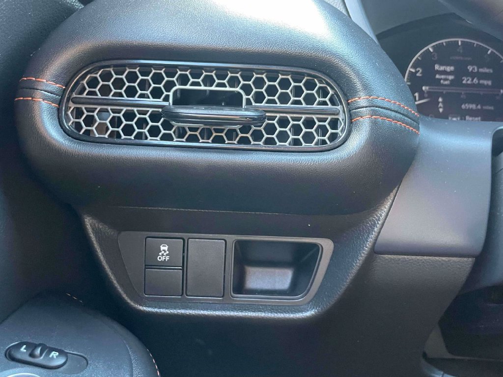 Certified 2025 Honda HR-V Sport image 21