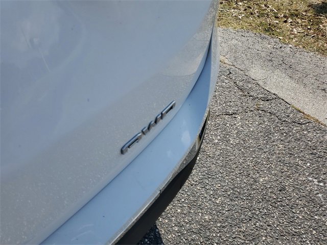 Used 2024 GMC Terrain SLT image 7