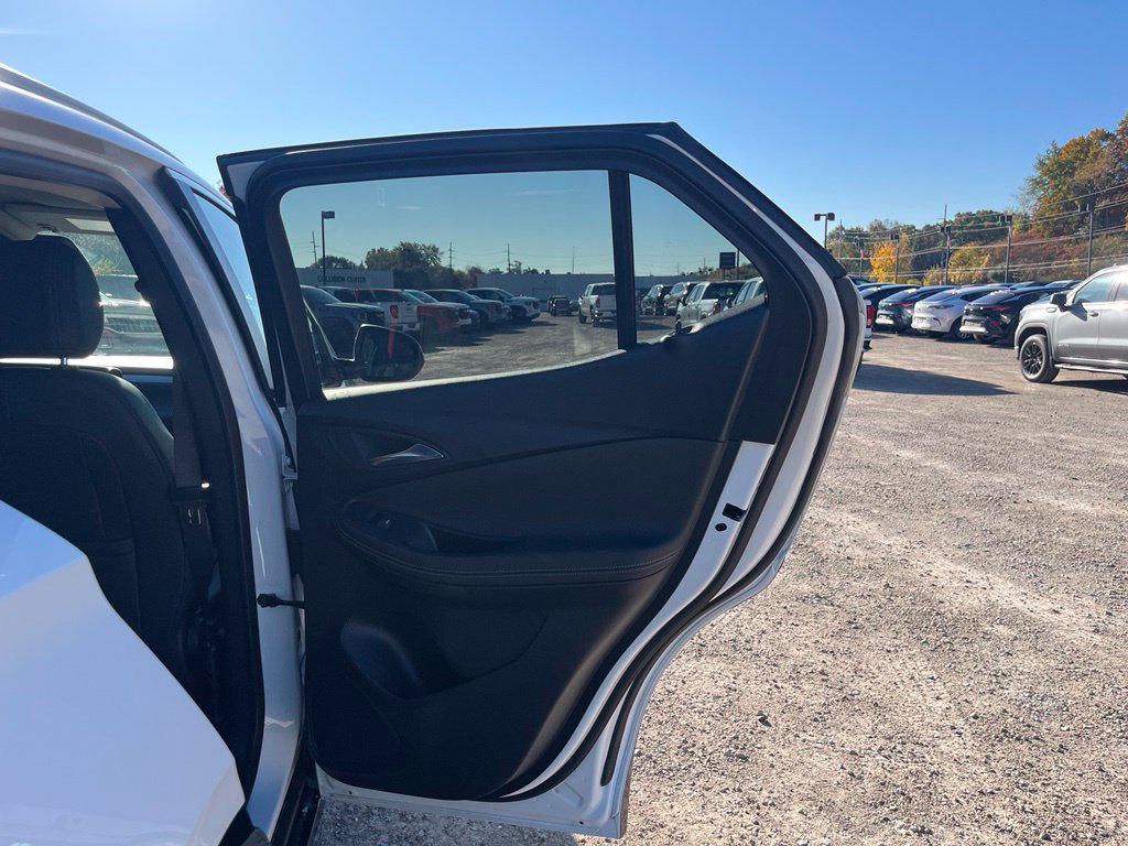 Used 2024 Buick Encore GX Sport Touring FWD image 30
