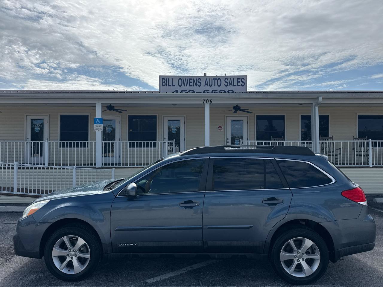 Used 2014 Subaru Outback 2.5i Limited AWD/4WD image 2